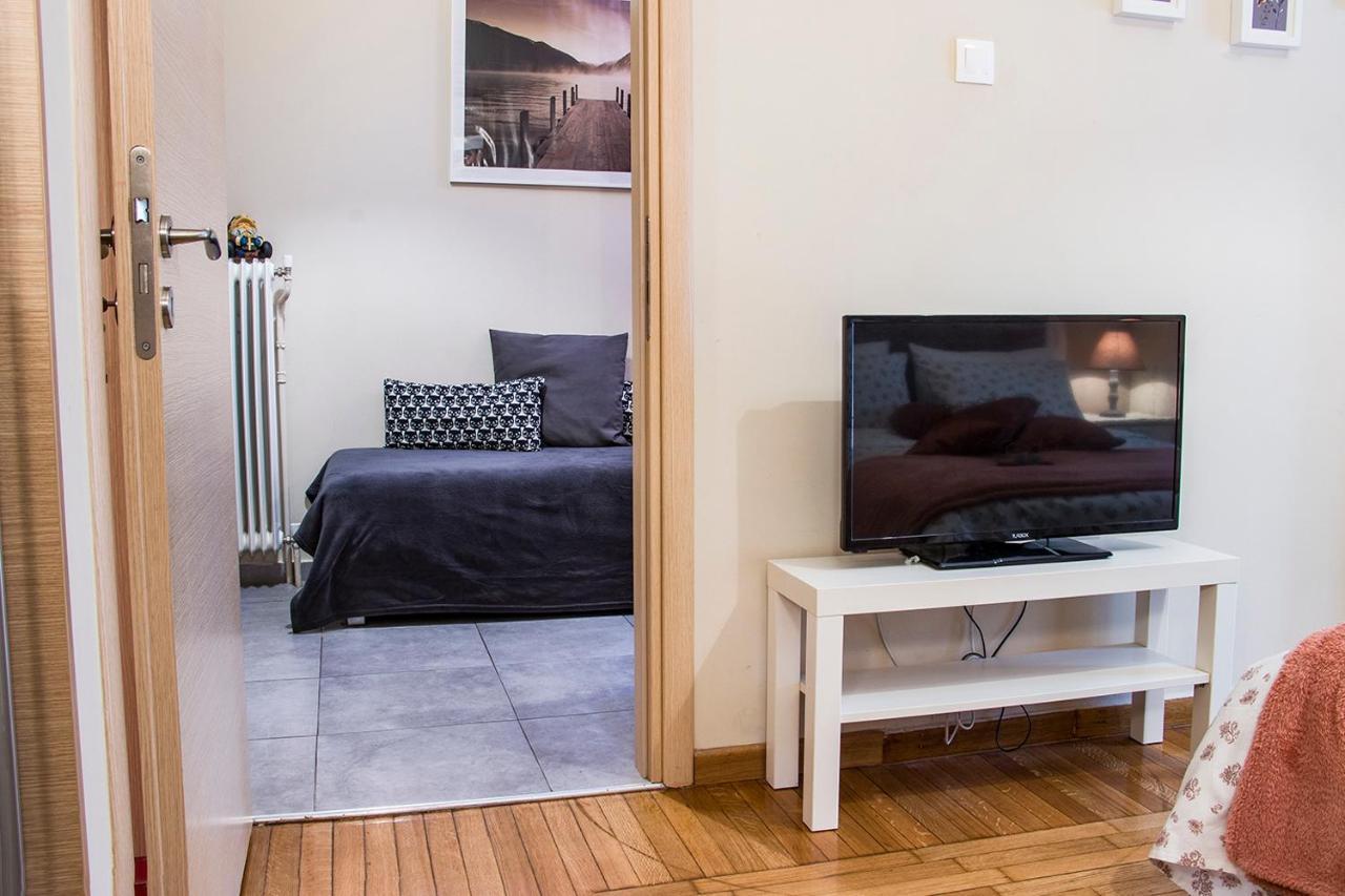 City Stay Close To The Metro A Charming Flat Aten Exteriör bild